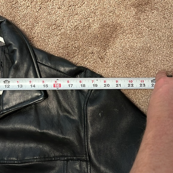 CLOSET CLEAN OUT. ACCEPTING ANY OFFER!
Men’s Bostonharbour leather jacket Medium - Picture 13 of 15